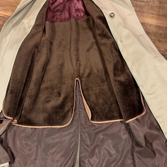 London Fog “Towne” Tan Double-Breasted Overcoat-Belted, Zip-Out Lining, 40R - Picture 6 of 7